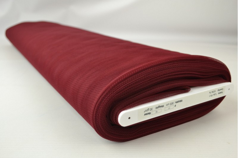 Brandvertragende tule 300 cm breed bordeaux