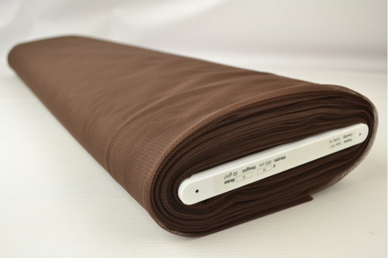 Brandvertragende tule 300 cm breed bruin