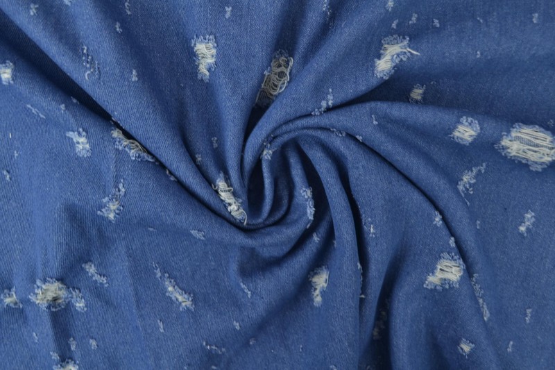 Denim fashion Worn-out 06-02