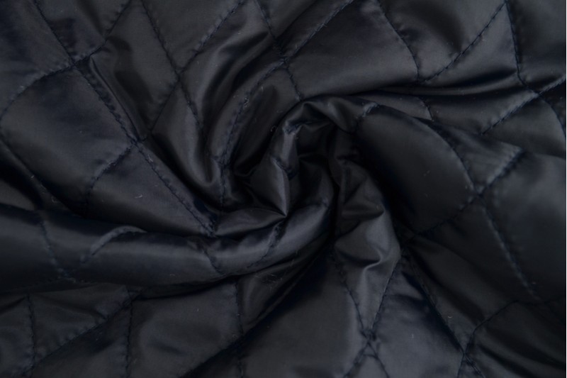 Gewatteerde voering navy, rol