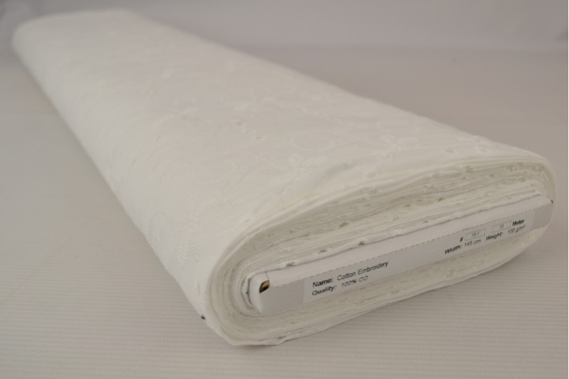 Katoen broderie wit (patroon 10), rol