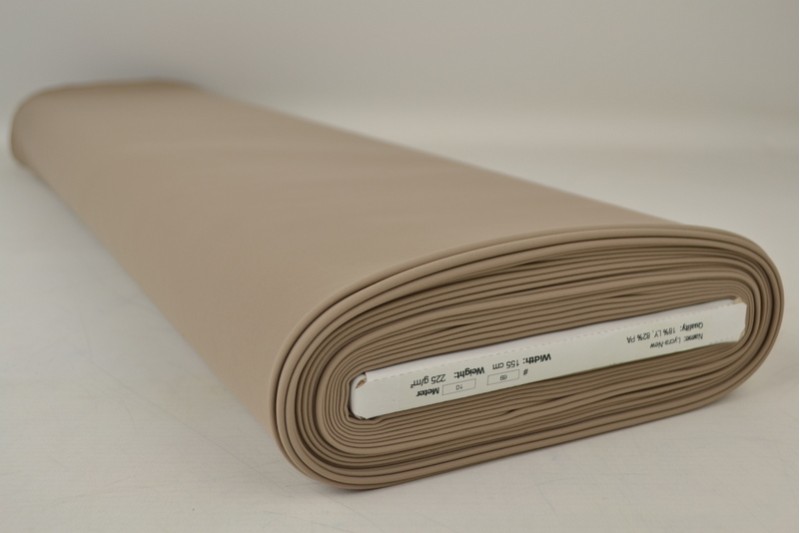 Lycra taupe, rol