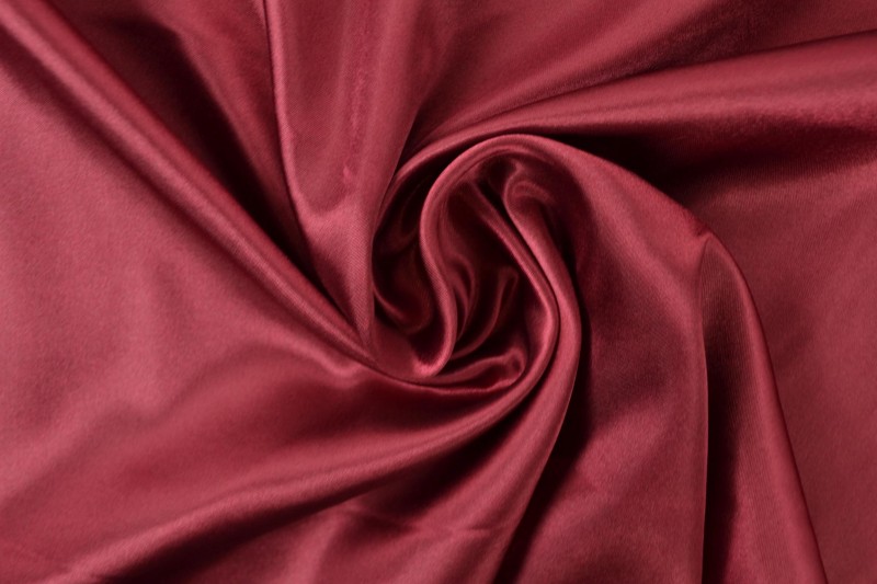 Satijn bordeaux rood
