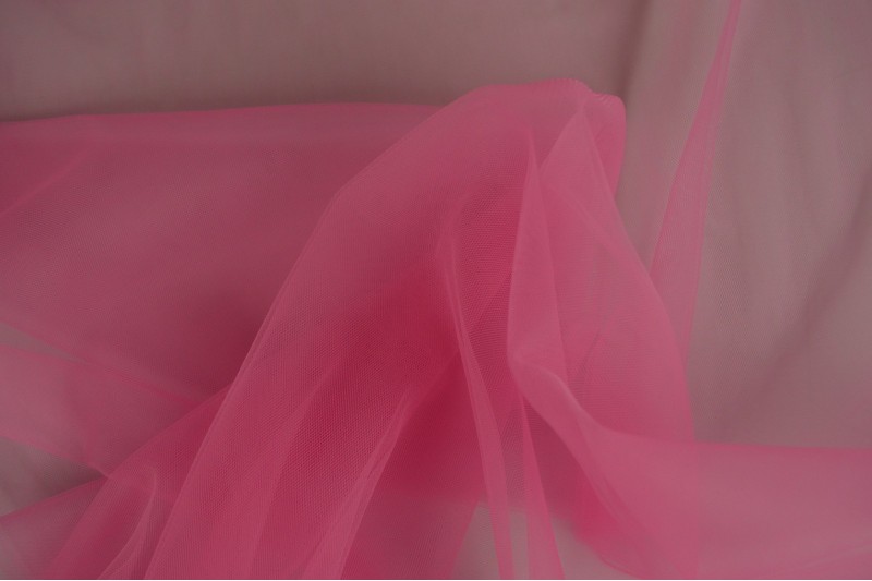 Tule zacht (bruidstule) fuchsia